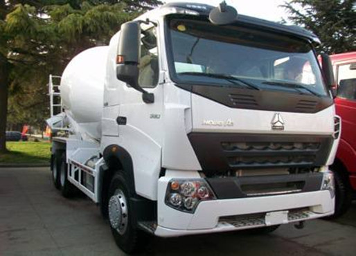 HOWO A7 CONCRETE MIXER TRUCK 7~8 CUBIC METERS